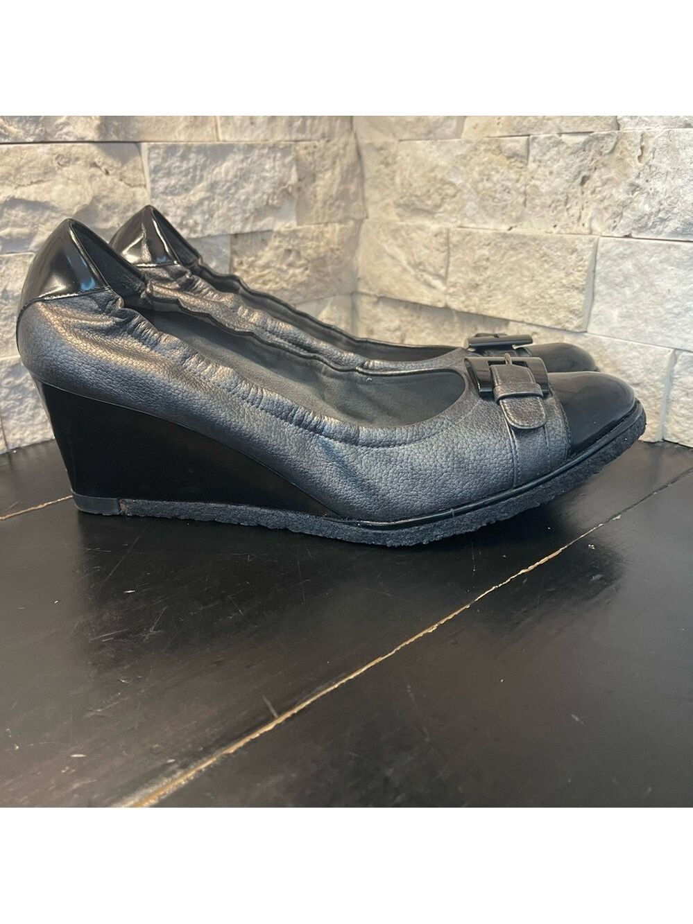 Stuart Weitzman Low Wedge Pump Black Patent Leather Buckle Comfy Ballet Sz 9